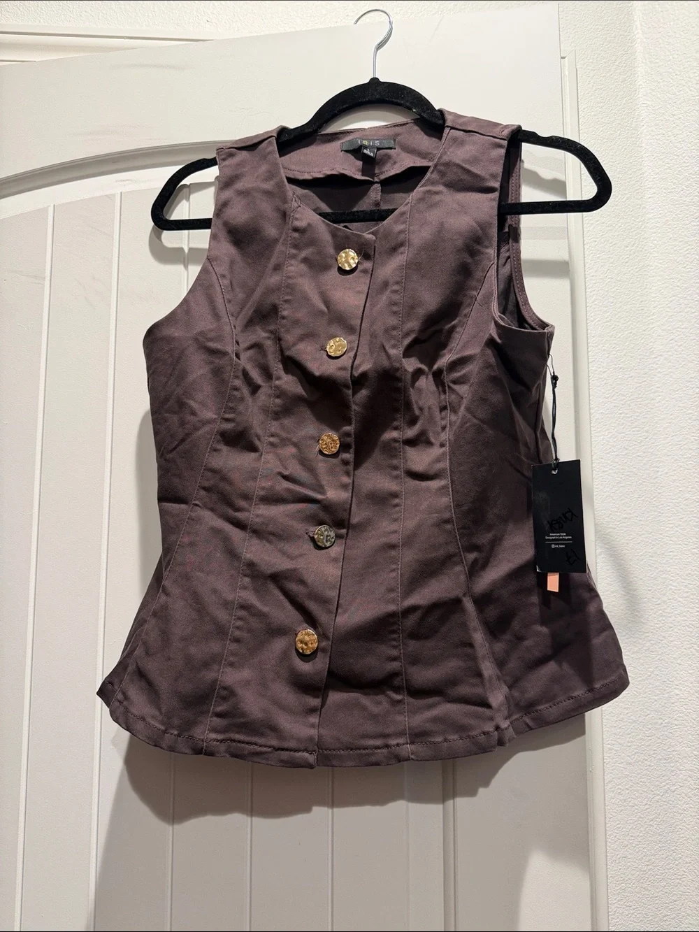 New Sleeveless Brown Button-Front Women’s Vest